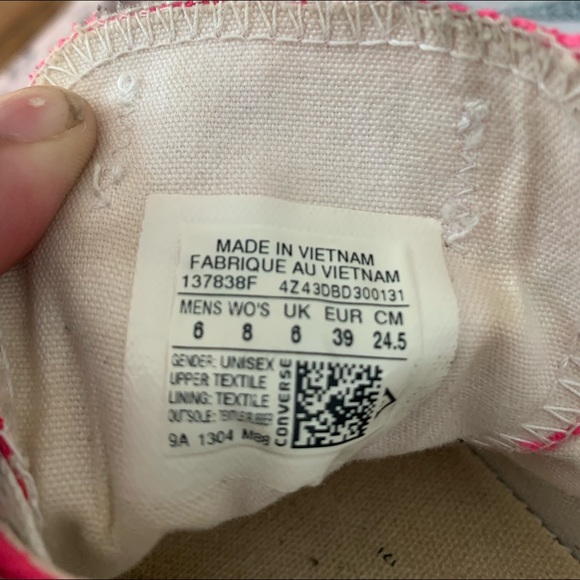 Pink Converse - Picture 4 of 4